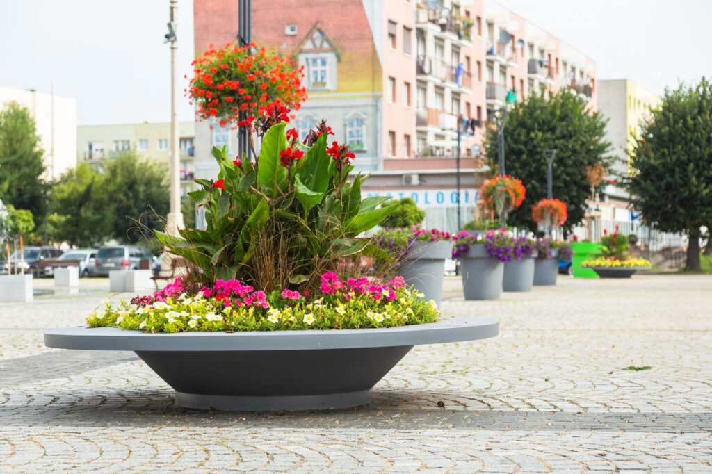 Große-stadtblumentopfe