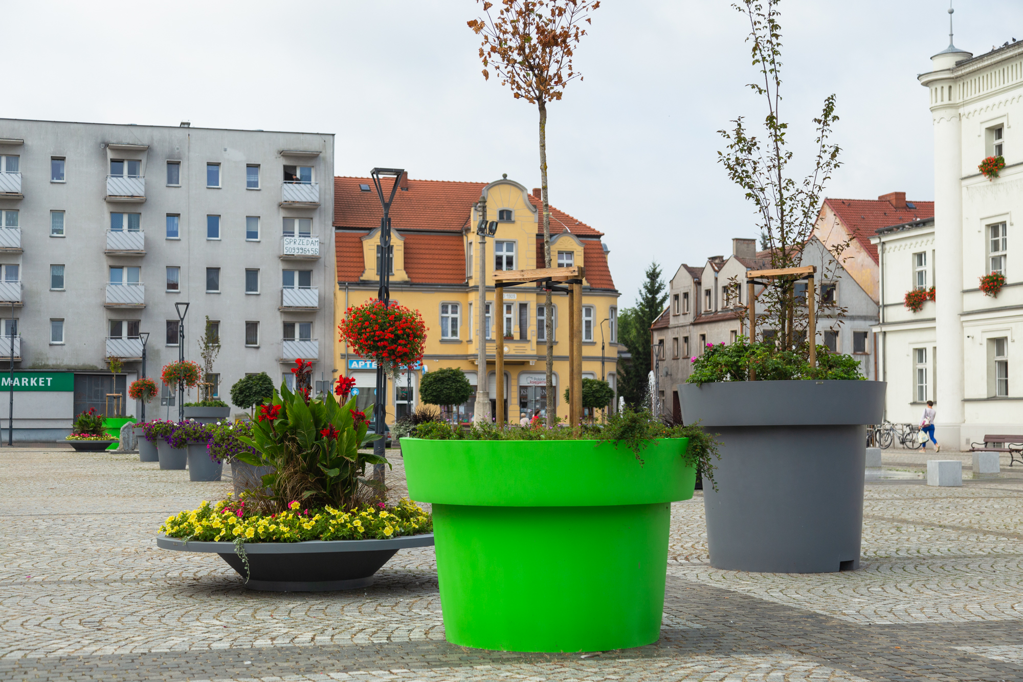 Große-stadtblumentopfe-skwierzyna (5)